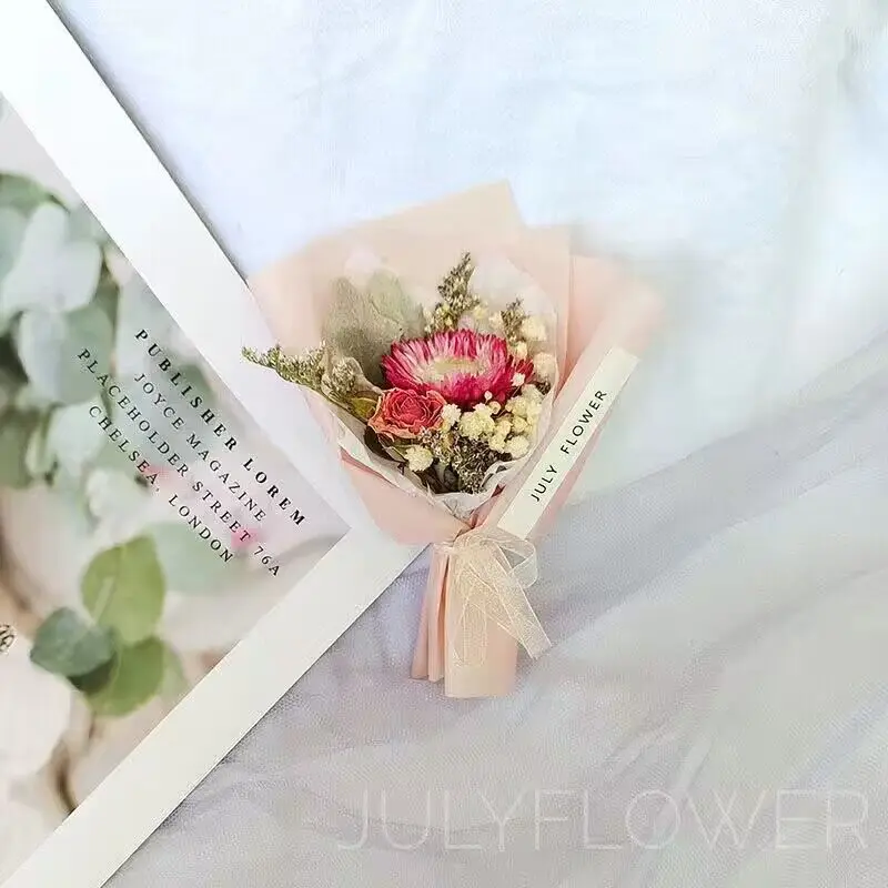 Simulated Car Mounted Mini Fresh Rose Dried Flowers Full of Stars and Other Flower Bouquets