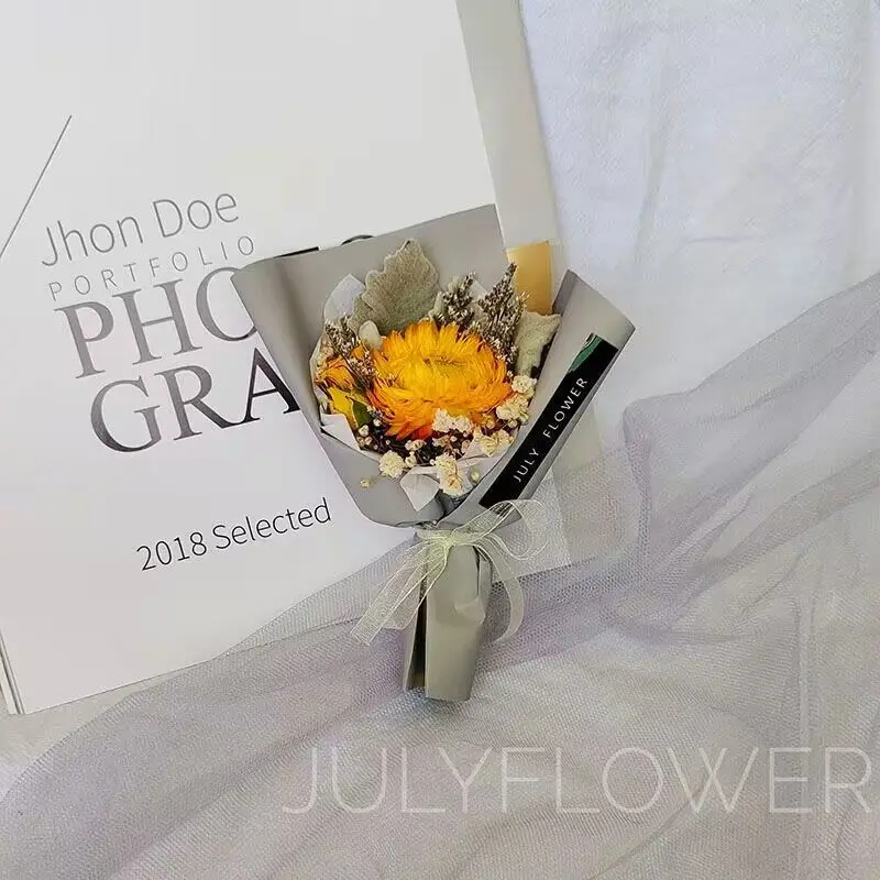 Simulated Car Mounted Mini Fresh Rose Dried Flowers Full of Stars and Other Flower Bouquets