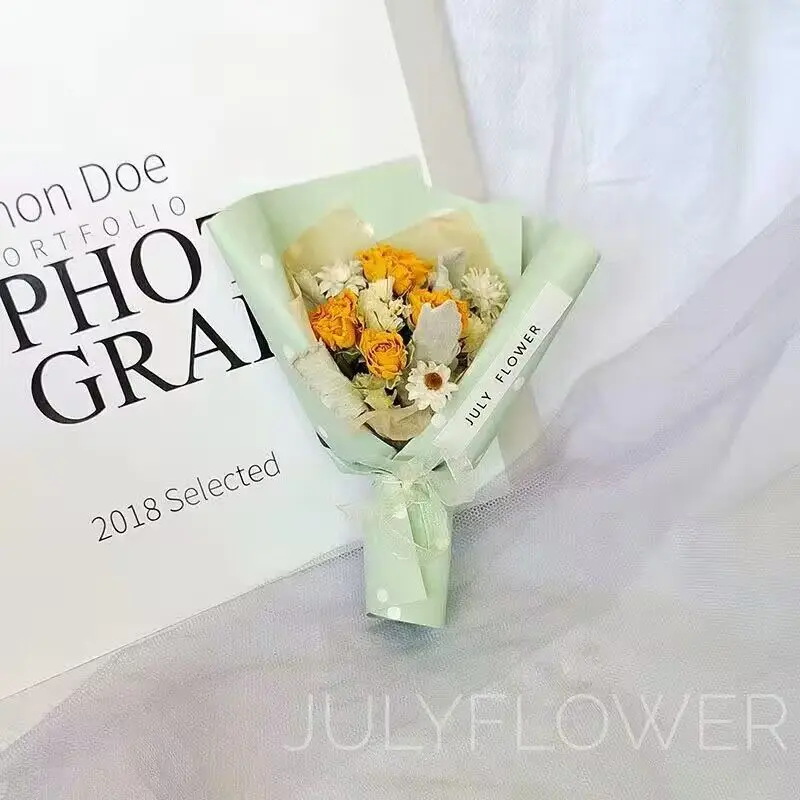 Simulated Car Mounted Mini Fresh Rose Dried Flowers Full of Stars and Other Flower Bouquets