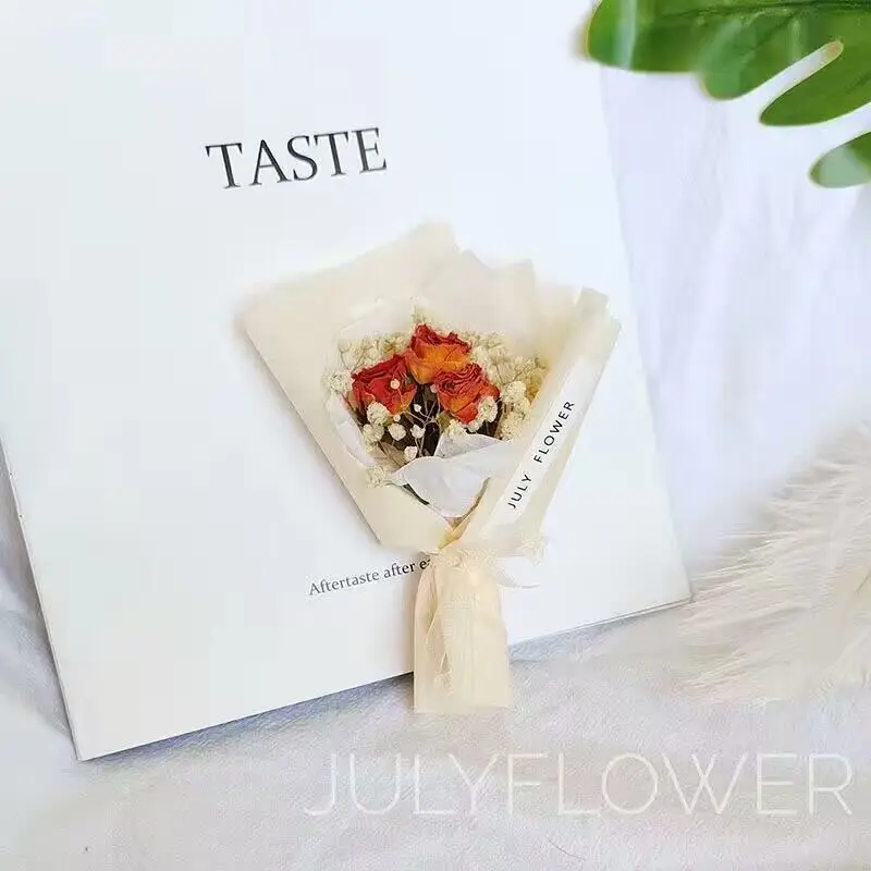 Simulated Car Mounted Mini Fresh Rose Dried Flowers Full of Stars and Other Flower Bouquets