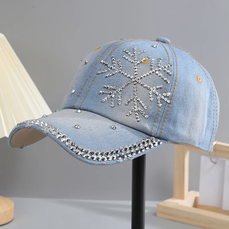 A Shiny Rhinestone Baseball Cap for Women Adjustable Comfy Fashion Outdoor