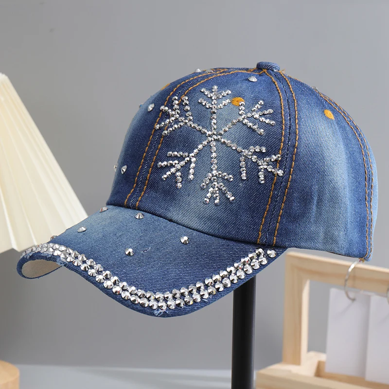 A Shiny Rhinestone Baseball Cap for Women Adjustable Comfy Fashion Outdoor