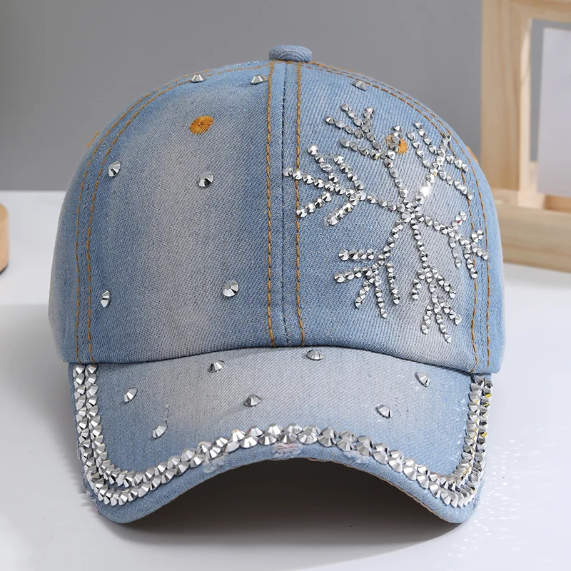 A Shiny Rhinestone Baseball Cap for Women Adjustable Comfy Fashion Outdoor