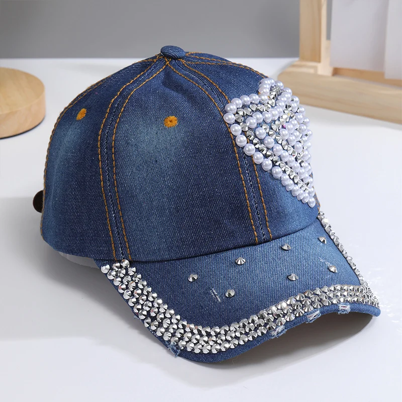 A Shiny Rhinestone Baseball Cap for Women Adjustable Comfy Fashion Outdoor