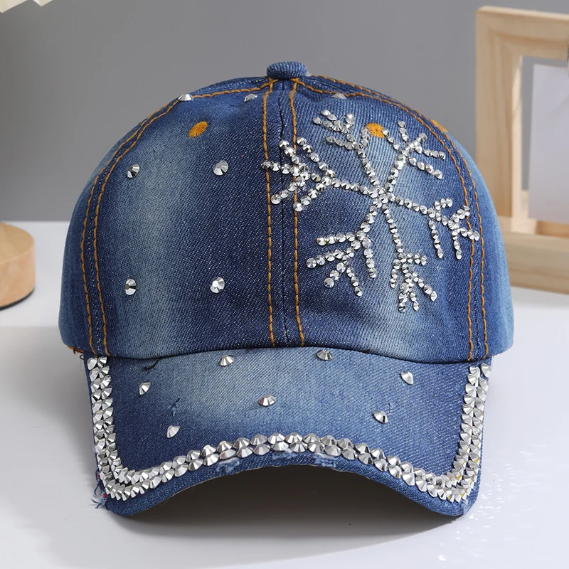 A Shiny Rhinestone Baseball Cap for Women Adjustable Comfy Fashion Outdoor