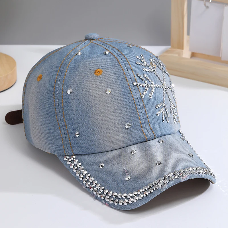 A Shiny Rhinestone Baseball Cap for Women Adjustable Comfy Fashion Outdoor